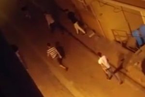Suriyelilerin kavgası mahalleyi savaş alanına &ccedil;evirdi