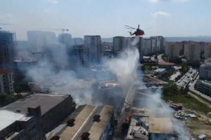 İstanbul'da kağıt fabrikasında yangın