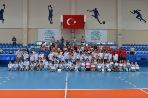 Bursa Nil&uuml;fer'de yaz spor okullarından 4 bin 500 &ccedil;ocuk yararlandı