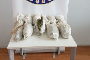 Elazığ'da 8 kilogram esrar ele ge&ccedil;irildi