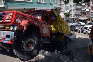 Bursa'da kamyon dehşeti!