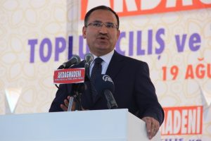 Bozdağ: Kılı&ccedil;daroğlu Cumhurbaşkanlığı adaylığına oynuyor