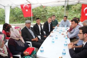 &Ouml;mer Halisdemir'in babasından Eren'in ailesine taziye ziyareti