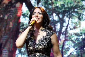 Fıstık festivaline yıldız yağmuru