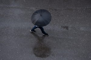 Sıcaklık d&uuml;ş&uuml;yor, yağmur geliyor!