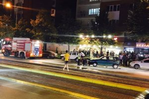 Markete gitti, d&ouml;nd&uuml;ğ&uuml;nde aracının yandığını g&ouml;rd&uuml;
