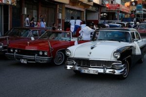 S&uuml;nnet d&uuml;ğ&uuml;n&uuml;nde 'klasik otomobil' konvoyu