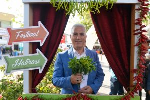 Bursa Nil&uuml;fer'deki &Uuml;r&uuml;nl&uuml; Biber Festivali'nde GDO tepkisi