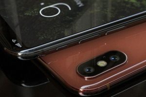 İşte iPhone 8'in esnek kablo ve ekran aksamı!