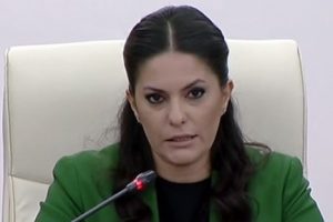 Bakan Sarıeroğlu en d&uuml;ş&uuml;k memur maaşını a&ccedil;ıkladı