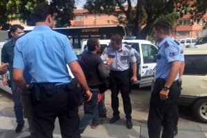 Hasta yakınları hastaneyi birbirine kattı!