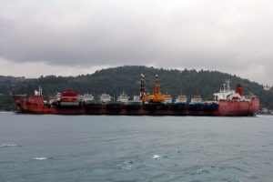 İstanbul Boğazı'nda ilgin&ccedil; g&ouml;r&uuml;nt&uuml;