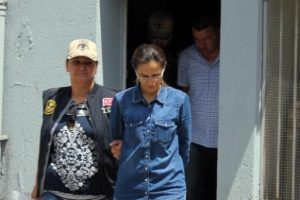 Bursa'da FET&Ouml;'den yargılanan kadın eski emniyet amirine tahliye