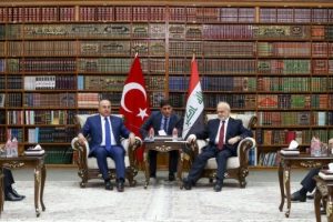 &Ccedil;avuşoğlu Irak'ta mevkidaşı Caferi ile g&ouml;r&uuml;şt&uuml;