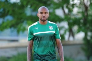 Bursaspor'da Josua John 2 hafta sahalardan uzak kalacak