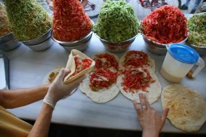 Arap fast-food'una yoğun ilgi