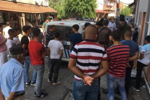Mahalle halkı ayaklandı, &ouml;zel harekat sokağa indi