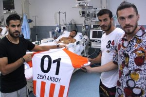 Adanasporlu futbolculardan anlamlı ziyaret