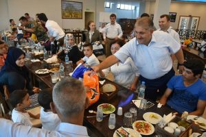 Bursa Yenişehir Kaymakamı Seyitoğlu'ndan anlamlı davranış