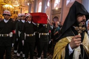 Kıbrıs gazisi kilisede d&uuml;zenlenen t&ouml;renle toprağa verildi