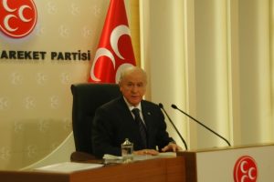 Bah&ccedil;eli: T&uuml;rkiye &ccedil;apsız &ccedil;orak tartışmalarla boğulmaktadır