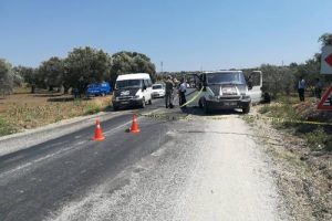 İnsan ka&ccedil;ak&ccedil;ıları jandarmayla &ccedil;atıştı: 1 &ouml;l&uuml;, 5 yaralı