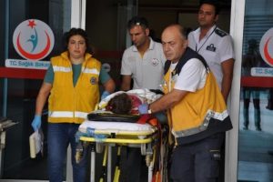 Bursa'da merdiven boşluğuna d&uuml;şen &ccedil;ocuk ağır yaralandı