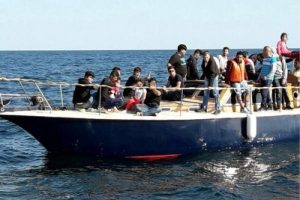 Karadeniz'de 54 ka&ccedil;ak g&ouml;&ccedil;men yakalandı