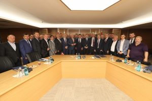 &Ccedil;avuşoğlu, Bursalı STK temsilcilerini kabul etti