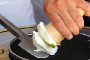 T&uuml;rkiye'nin ikinci dondurma devi satılıyor!