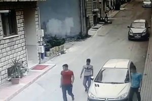 Bursa'da yeni evli &ccedil;iftin takılarını pavyonda yerken yakalandı