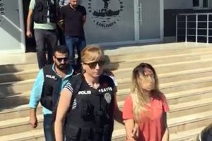 Polis kılığındaki gasp &ccedil;etesi &ccedil;&ouml;kertildi