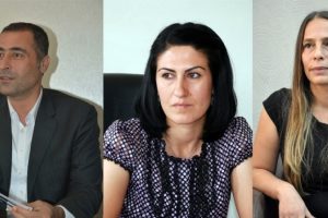 Eski belediye başkanı ve iki meclis &uuml;yesine tutuklama kararı