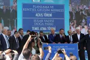 Bakan &Ouml;zhaseki Bursa'da temel atma t&ouml;renine katıldı