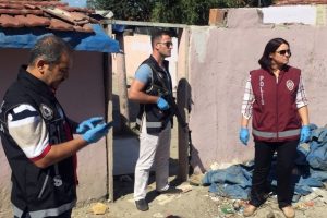 Zehir tacirlerine operasyon: 28 g&ouml;zaltı