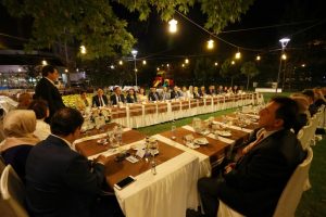 Bursa Valisi K&uuml;&ccedil;&uuml;k'ten veda yemeği