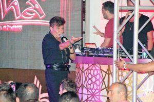 Tatilciler Fatih &Uuml;rek ile coştu
