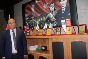 &Ccedil;ıraklıktan patronluğa uzanan &ouml;rnek bir yaşam &ouml;yk&uuml;s&uuml;
