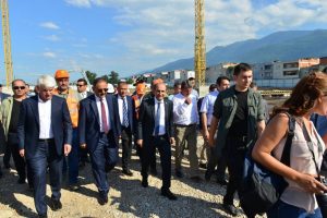 Bakan &Ouml;zhaseki'den Bursa Yıldırım'daki d&ouml;n&uuml;ş&uuml;me destek