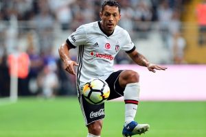Beşiktaş'ta Adriano şoku