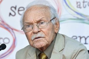 Usta yazar hayatını kaybetti!