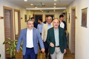 M&uuml;ezzinoğlu ve Altepe'den AK Parti Bursa İl Başkanı Salman'a hayırlı olsun ziyareti