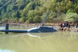 G&uuml;rcistan'da yangın s&ouml;nd&uuml;rme helikopteri d&uuml;şt&uuml;