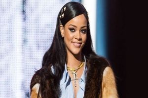 Rihanna milyonluk yeni yuvasına kavuştu