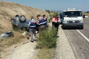 D&uuml;ğ&uuml;n konvoyunda kaza: 1 &ouml;l&uuml;, 5 yaralı