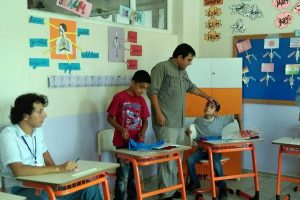 Veliler fındık topladı, &ccedil;ocukları eğitim aldı
