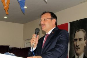 &Ccedil;avuşoğlu'ndan Adalet Kurultayı eleştirisi