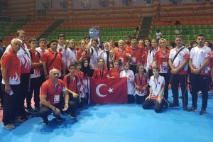 Taekwondoda yıldızlar d&uuml;nya ikincisi oldu