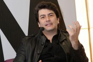 Vatan Şaşmaz'ın &ouml;l&uuml;m&uuml; &uuml;nl&uuml;leri yasa boğdu!