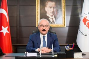 Bakan Elvan'dan yolculuk uyarısı